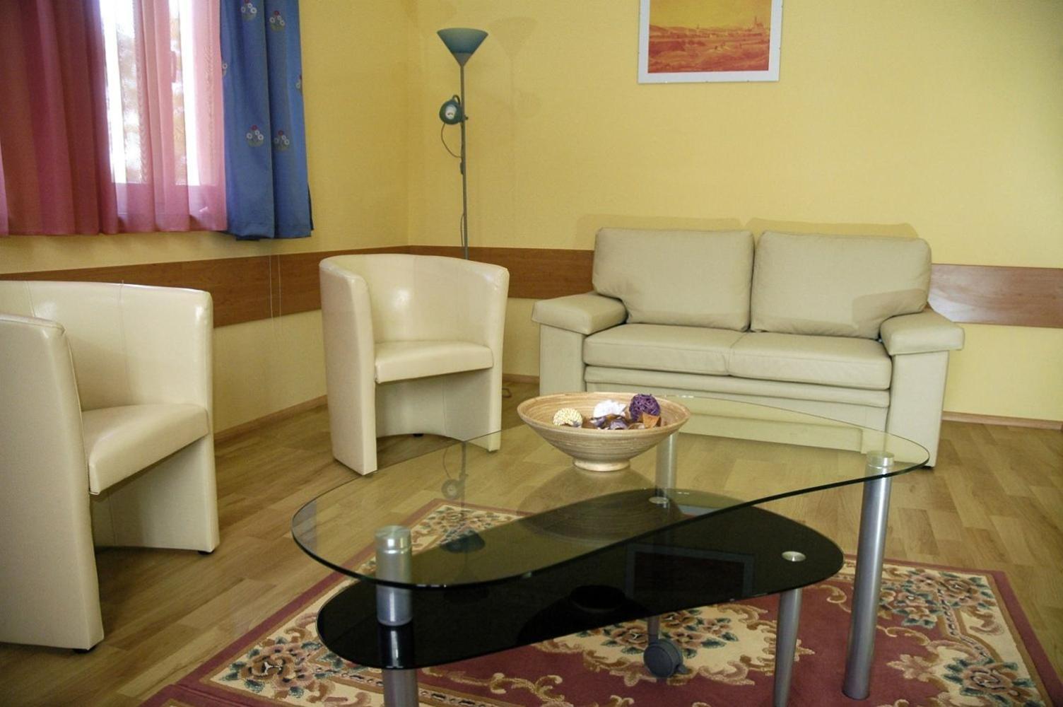 Villa Sakura Panzio Šoproň Exteriér fotografie