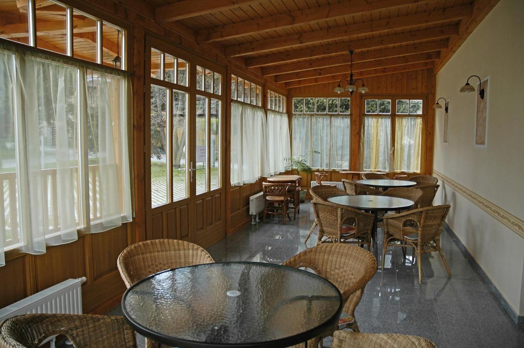 Villa Sakura Panzio Šoproň Exteriér fotografie
