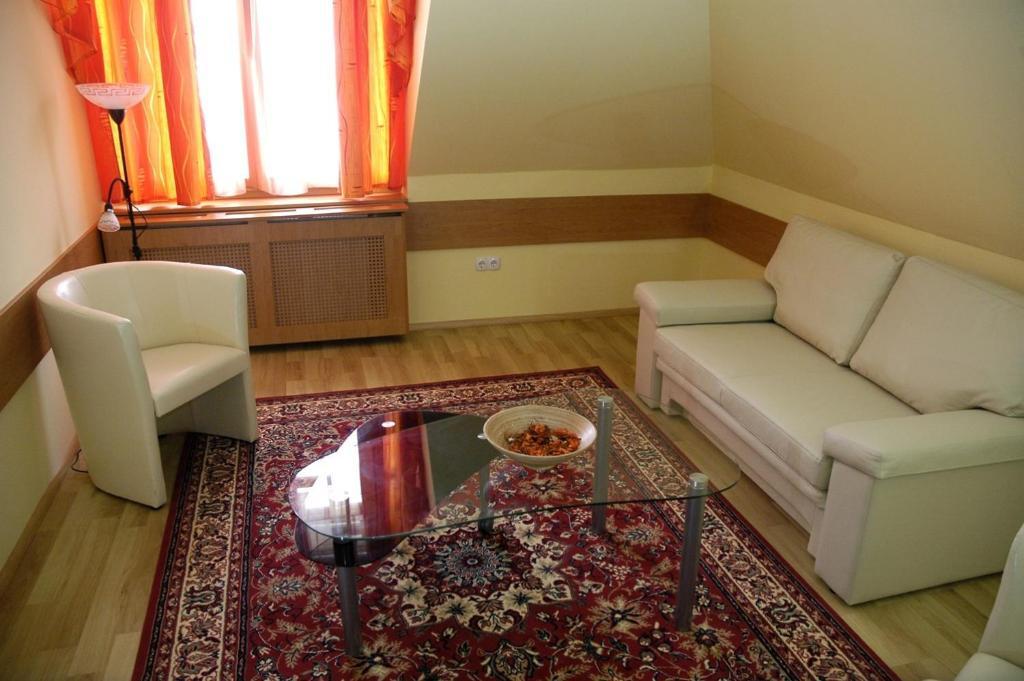 Villa Sakura Panzio Šoproň Pokoj fotografie